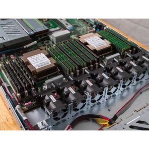 Oferta Especial: Servidor en Rack HPE ProLiant DL360 Gen11 P51930-B21 con CPU Xeon, 32GB, 8 Bahías SFF, 800W, 1U, Garantía de 3 Años, en Stock - Product Image 1
