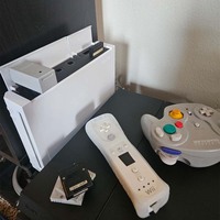 Console Nintendo Wii d'occasion, jeux vidéo familiaux, jeux adaptés aux enfants et aux jeux de fitness, 64 Mo, 512 Mo, blanc ou noir