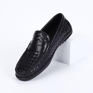 รองเท้าหนังลำลองผู้ชายคุณภาพสูง ขายส่ง ดีไซน์ทันสมัย นุ่มสบาย แบบชิ้นเดียว รองเท้าหนังผู้ชายแบบทางการและแบบอ็อกซ์ฟอร์ด - Product Image 2