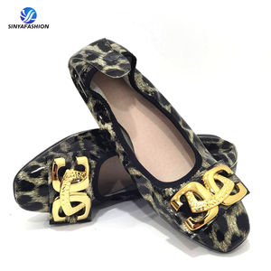 Loisirs <span class=keywords><strong>de</strong></span> plein air sacs <span class=keywords><strong>de</strong></span> mode nigérians chaussures plates femmes fête chaussures <span class=keywords><strong>de</strong></span> <span class=keywords><strong>danse</strong></span> personnalisées pour l'occasion <span class=keywords><strong>de</strong></span> mariage - Product Image 3