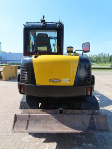 Pelle multifonction sur chenilles originale de la Corée Hyundai 55w-7 Hyundai à haut rendement en bon état en vente - Product Image 4