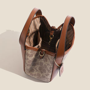 Sac à main vintage exclusif pour femmes. Fabriqué en matériau PU, adapté à diverses occasions, y compris l'usage quotidien et en extérieur - Product Image 4