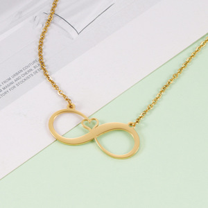 Collana Personalizzata di Alta Qualità in Acciaio Inossidabile con Ciondolo a Forma di 8 per Signore e Mamme con Scritta 'I LOVE YOU' - Product Image 4