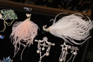 XILIANGFEIZI francés de lujo Animal pluma broche perla Natural Pavo Real zorro libélula ramillete Pin traje vestido Accesorios - Product Image 5