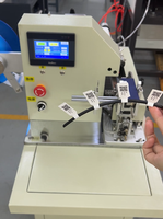 Machine d'étiquetage semi-automatique haute capacité pour câbles, cordons d'alimentation, emballages en film et bois, avec centrage par signalisation et application d'étiquettes sur fils
