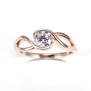 Anillo de Diamantes con Corte Cojín en Oro Rosa de 14K para Mujer, Joyería Messi MSR-1524 - Product Image 1