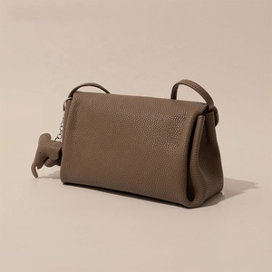 Sac de luxe personnalisé de marque de créateur, sacs à bandoulière en cuir véritable pour femmes, sacs à main de mode à logo célèbre - Product Image 4