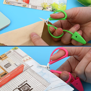 Forbici Tascabili Mini in Rosso, Rosa, Viola, Blu, Verde e Giallo con Copertura in Silicone, Confezione in Cartoncino per Cucito - Product Image 3