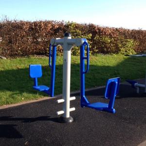 Équipement de fitness extérieur en acier pour l'entraînement de rue Équipement de gymnastique pour l'exercice en plein air à vendre - Product Image 3