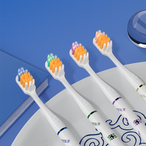 Cepillo de Dientes OralGos de Cerdas Suaves, Paquete de 4, Manual para Adultos, Cuidado Bucal, Diseño del Reino Unido - Product Image 2