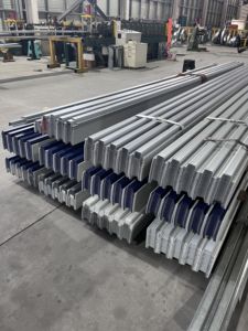 Tuiles en acier personnalisées TOPSPAN, résistantes à la corrosion, revêtement en <span class=keywords><strong>zinc</strong></span>, <span class=keywords><strong>toiture</strong></span> durable, résistantes au feu et à l'eau, argentées, pour hangars industriels - Product Image 3