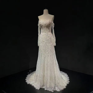 Vestido de Novia Sirena Moderno y Elegante NT67 con Cuello Barco, Apliques Florales de Encaje y Cristales para Fiestas - Product Image 1