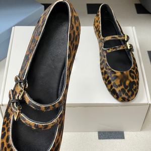 Nuevas Sandalias Planas de Mujer con Estampado de Leopardo, Elegantes Zapatos de Ballet con Correa y Tacón Bajo de 3cm, Colección Otoño-Invierno 2026 - Product Image 4