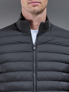 Giacca Ibrida da <span class=keywords><strong>Uomo</strong></span> Personalizzata TN Factory con Cappuccio e Zip, Vestibilità Slim, Imbottita in Piuma sul Davanti per Primavera e Autunno - Product Image 3