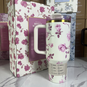 Commercio all'ingrosso Stan 40OZ con manico tazza con scatola regalo sottovuoto isolato bottiglia di acqua incisa paglia all'aperto tazza per auto Tumbler - Product Image 5