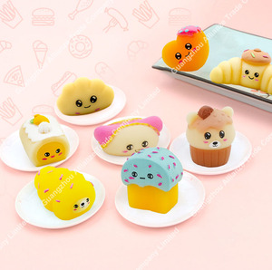 12 styles de jouets anti-stress extensibles pour jeu d'imitation culinaire : crème glacée, pizza, gâteau, jouets à presser miniatures souples et mignons en forme de fast-food - Product Image 2