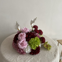 Composition florale populaire pour mariage, en soie artificielle, avec hortensia vert et rose bordeaux, boule de fleurs bordeaux pour décoration de mariage