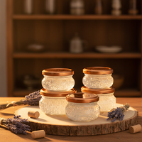Bocaux en verre carrés en gros de 280 ml, 350 ml, 500 ml, 630 ml avec couvercle métallique doré ou rouge, logo personnalisé pour le stockage de nid d'oiseau, miel, crème, bonbons, gelée