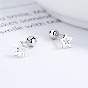 MW Original Orecchini a Perno Semplici a Forma di Stella Traforata in Acciaio Inossidabile Placcato Oro 18K per Donne, Stile <span class=keywords><strong>Trendy</strong></span> per Regali - Product Image 6