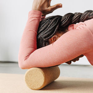 Ensemble de blocs de yoga en liège de haute qualité avec logo personnalisé, pour massage, relaxation, soulagement de la douleur et étirement, et ballon de yoga en liège, vente en gros - Product Image 4