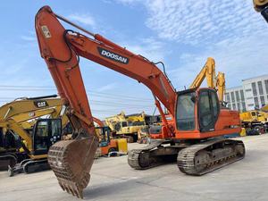 Excavadora de cadenas usada DOOSAN DX225LCA de 22 toneladas para trabajos pesados, con motor y caja de cambios, ideal para terraplenes comerciales complejos y estabilización de terrenos. - Product Image 4