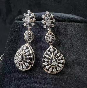 Premium 14K Gold Diamond Necklace Set Colección de joyas sofisticadas para mujeres - Product Image 6