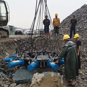 Mesin Konstruksi pemutus tumpukan hidrolik pemasangan ekskavator untuk tumpukan beton alas bedak - Product Image 1