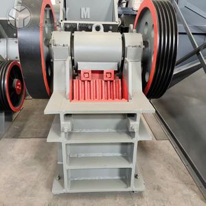 Concasseur à mâchoires pour usine <span class=keywords><strong>de</strong></span> traitement du minerai d'or à intégrer au <span class=keywords><strong>circuit</strong></span> <span class=keywords><strong>de</strong></span> broyage par broyeur à billes - Product Image 4