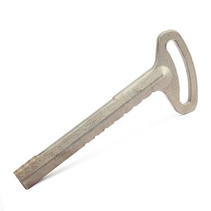 Boucle en acier inoxydable usinée CNC avec anneau ovale et fente rectangulaire - Product Image 4