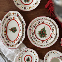 Neues Märchenhaftes Weihnachtsbaum-Keramik-Geschirrset Wellenrandige Teller Schüsseln Tassen und Untertassen für Familie und Feiertagspartys