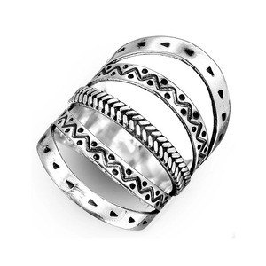 Anello Geometrico Stratificato in Metallo Invecchiato da Donna, Accessorio Gioiello Trendy di Nicchia a Fascia Singola per Outfit Quotidiani - Product Image 5