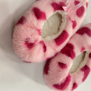 Vente en gros d'usine de chaussures F d'intérieur pour femmes pantoufles de sol en fourrure prix bon marché chaussures pour femmes chaussettes de yoga pour filles - Product Image 6