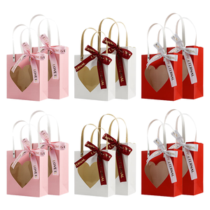 Sacs cadeaux en carton pour la Saint-Valentin, les mariages et les fêtes, avec fenêtre transparente en forme de cœur, recyclables, avec ruban, pour friandises et cadeaux - Product Image 1