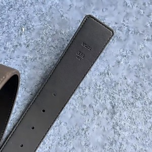Cintura <span class=keywords><strong>da</strong></span> <span class=keywords><strong>Donna</strong></span> di Design con Motivo Stampato e Fibbia in Metallo, Cintura <span class=keywords><strong>da</strong></span> Uomo in Pelle con Confezione Regalo di Lusso - Product Image 6