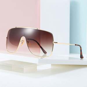 Gafas de Sol de Moda Retro 2020 para Hombre y Mujer, Montura Grande de Metal, de una Pieza, Protección UV400, Estilo Escudo, Tamaño Grande - Product Image 1