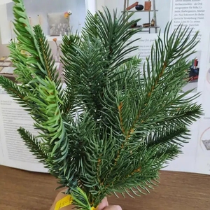 Longstar Branches d'arbre en plastique en matériau ignifuge en grande quantité Branches et feuilles de décoration d'arbre de Noël artificiel - Product Image 5