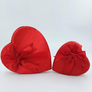 Tissu en soie en forme de cœur Cadeau Saint Valentin Boîte à bonbons au chocolat - Product Image 2