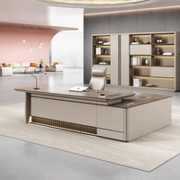 Set Scrivania Direzionale con Sedia, Design Moderno e Minimalista in Legno, con Tavolino Laterale e Armadietti, per Uso Commerciale