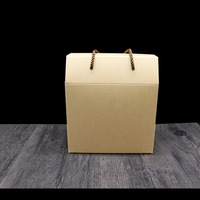 Sac en papier de carton rouge de luxe imprimé personnalisé conception horizontale gaufrage numérique grande taille pour bougie artisanat emballage Shopping