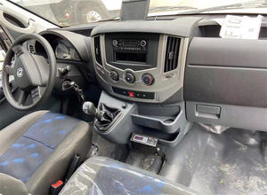 Dongfeng 4x2 congelador refrigerado coche aislado Van caja <span class=keywords><strong>grande</strong></span> alimentos congelados pollo carne transporte de carga camión refrigerador a la venta - Product Image 3