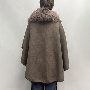 2025 Mode Winter Warm Kurzarm Abnehmbare Flauschige Mongolische Pelz kragen Cape Knit Ponchos Luxus Frauen Strick umhänge - Product Image 3