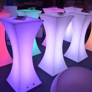โต๊ะบาร์ค็อกเทลแบบมีไฟ LED ทรงเพรียวบาง สำหรับงานจัดเลี้ยง งานแต่งงาน ล็อบบี้โรงแรม - Product Image 5