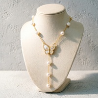 Collier à pampilles en chaîne à maillons plaqué or avec perles blanches de qualité supérieure, design haut de gamme pour femme, cadeau OEM, tendance ITA