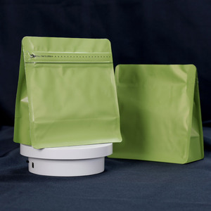 Bolsas de Café de Alta Calidad de 125g, 250g, 500g, 1000g, con Fondo Plano, Negras, de Grado Alimenticio, con Válvula y Cierre, en Stock, 100 Unidades - Product Image 1