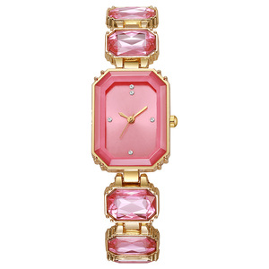 Montre-bracelet élégante pour femme avec bracelet à maillons en cristal de luxe, mouvement à quartz et cadran géométrique - Product Image 5