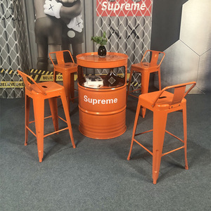 Ensemble <span class=keywords><strong>table</strong></span> et chaises de <span class=keywords><strong>bar</strong></span> d'extérieur de style industriel moderne, espace de repos créatif avec siège <span class=keywords><strong>en</strong></span> fer <span class=keywords><strong>en</strong></span> forme de fût d'huile et <span class=keywords><strong>table</strong></span> <span class=keywords><strong>haute</strong></span> - Product Image 4