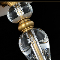 VH Petite lampe de table classique en laiton pour le salon et la chambre à coucher Lampe de bureau d'art décoratif gravée en cristal ornée de tissu chaud