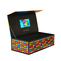 Boîte vidéo numérique rigide en forme de livre avec écran LCD de 7 pouces, conçue sur mesure, matériaux recyclés, fermeture magnétique, gaufrage quadricolore