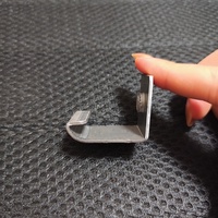 Fabrication de tôles métalliques, supports à clip galvanisés, accessoires de quincaillerie en acier inoxydable estampé