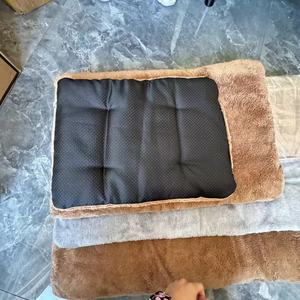 自己発熱猫用ベッド ソフトプラッシュフリース 高齢猫用 冬用 滑り止め底面 洗える保温マット 極暖ペットマット - Product Image 4